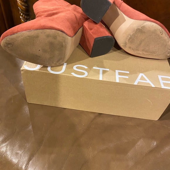 Fall Trendy Ladies Booties - Picture 4 of 4